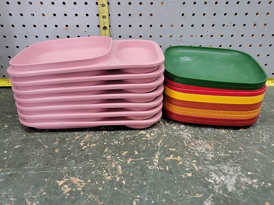 Vintage tupperware outlet plates