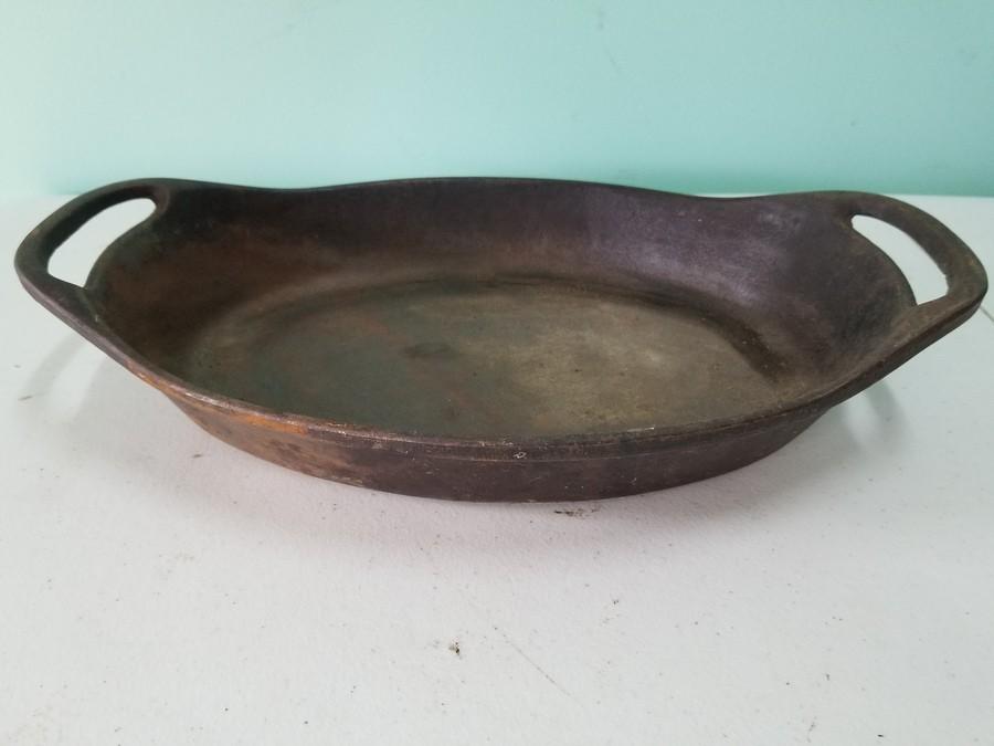 Lodge 2 Qt Oval Casserole