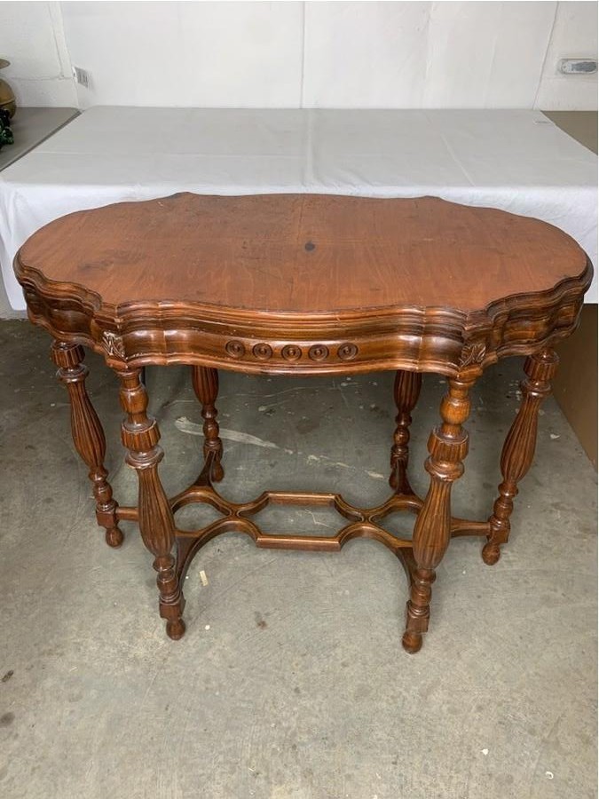 antique 6 legged table